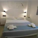 Aegean Hotel Perissa (Santorini)
