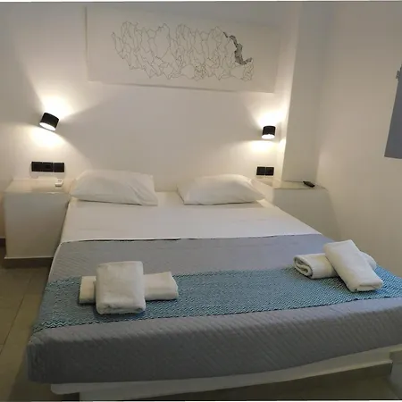 Aegean Hotel Perissa (Santorini)