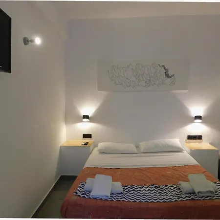 Aegean Hotel Perissa (Santorini)