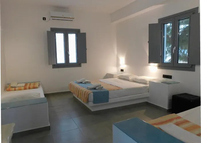 Aegean * Perissa (Santorini)